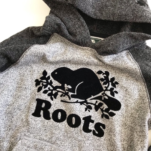Roots raglan kangaroo pouch sweatshirt EUC 7-8Y - Picture 2 of 7